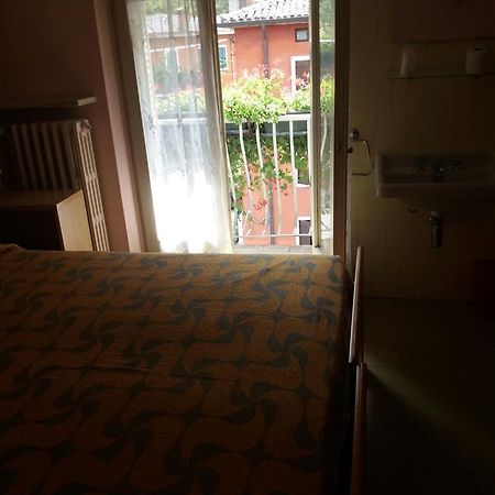 Albergo Alla Rocca Garda  Exterior photo