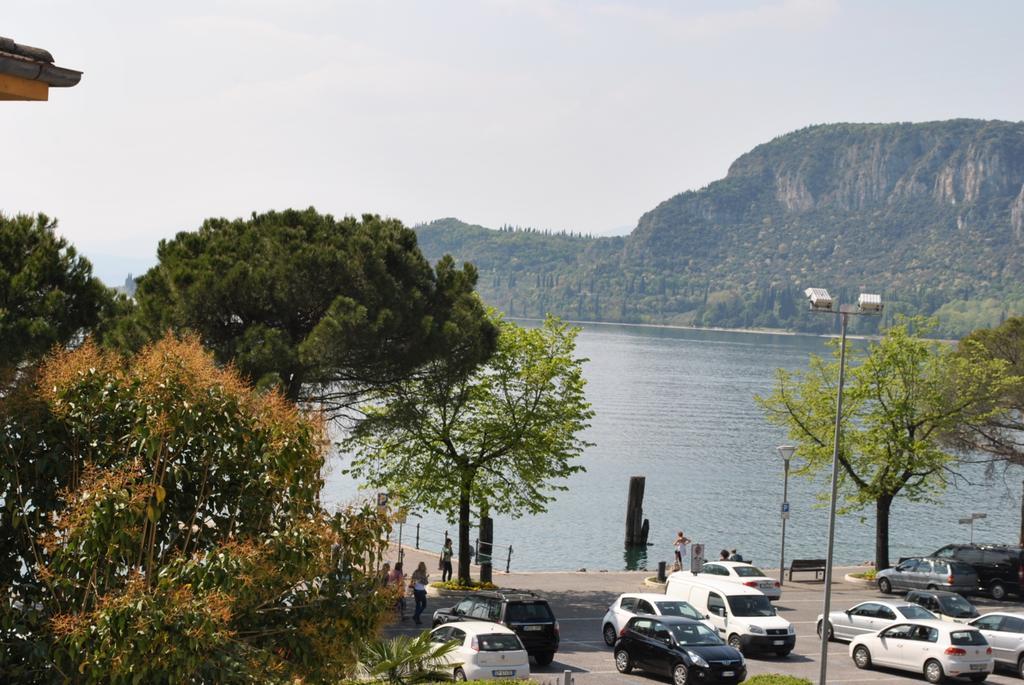 Albergo Alla Rocca Garda  Exterior photo