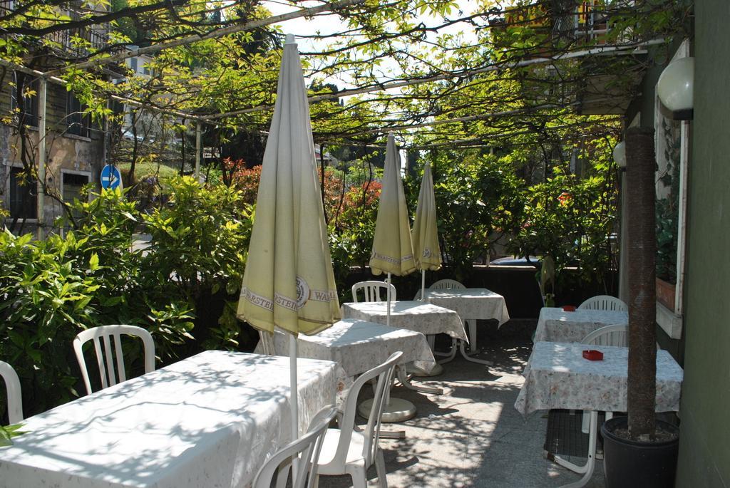 Albergo Alla Rocca Garda  Exterior photo