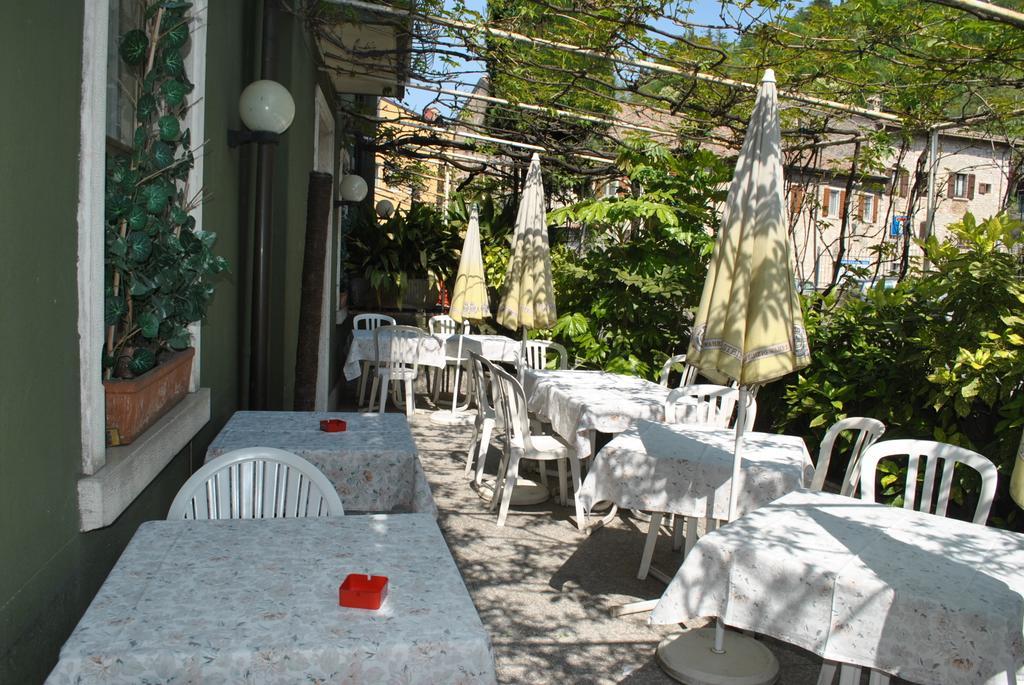 Albergo Alla Rocca Garda  Exterior photo